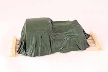 Preview: alte KÖF unter Plane